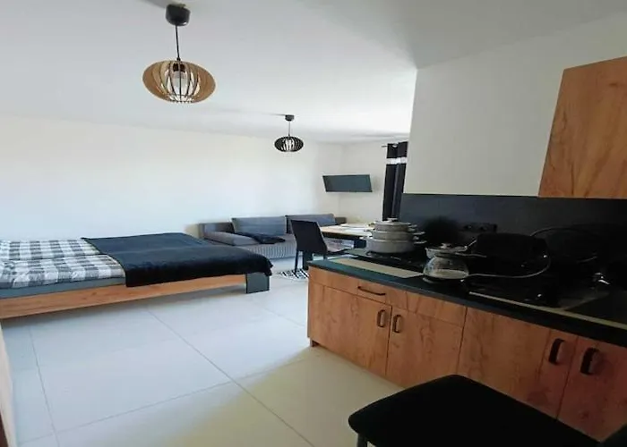 For 3 People, Lägenhet